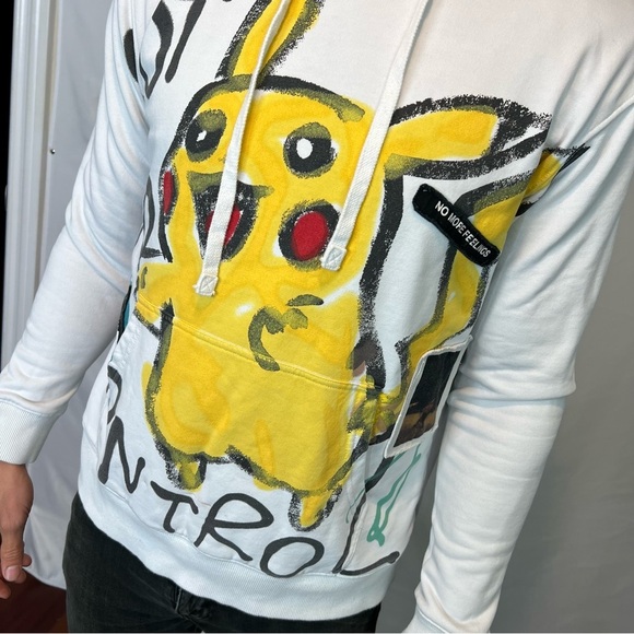 Guernika RARE Pokémon white hoodie collab S - Picture 2 of 12